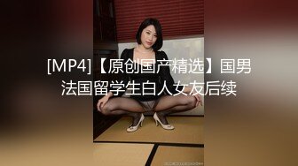 高顏值苗條美女主播給黃瓜帶上套插穴自慰 陰毛很多性慾肯定不會差