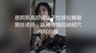 白丝制服人妻给大哥做精油按摩玩弄鸡巴，主动上位放肆抽插，被大哥按着床上无套蹂躏爆草，高潮不断内射骚穴