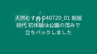 时尚修身牛仔裤小姐姐展示自己的瑜伽功底，大长腿一字马