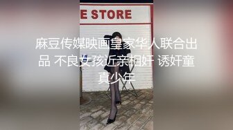 偷拍超性感高跟凉鞋少妇 干净粉嫩的BB