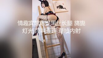 v眼镜熟女阿姨跪地吃大肉棒 急着插入表情淫荡骚叫不停