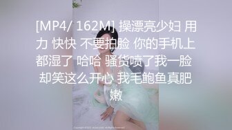 丰满巨乳妹子在公厕玩剧情，偶遇男子直接开干趴下深喉大屌撅起屁股后入啪啪