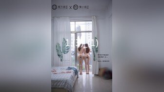 ⚫️⚫️⚫️固定全景脸逼同框，服装城女厕偸拍多位少女少妇方便，红衣皮靴女蹲下后穴门大开属实有点想入非非了2