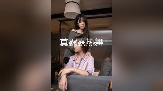 边唱边操，【车震女孩】在KTV啪啪大秀，掰穴，内射，黑丝，手指插穴揉搓阴蒂，淫水太多都顺着菊花流下来