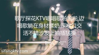 就算带着口罩也遮挡不住内在的性感