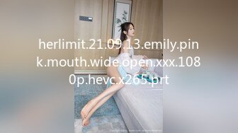 OF超清纯高颜值日本美少女yuahentai第一次尝试使用肛塞加按摩棒自慰到高潮 肛塞滑入时羞涩又害怕